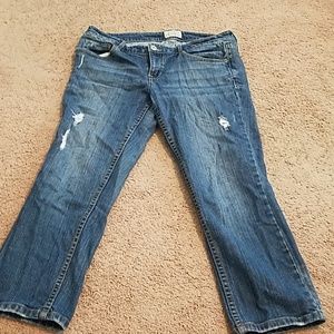 Aeropostale distressed capris size 11/12